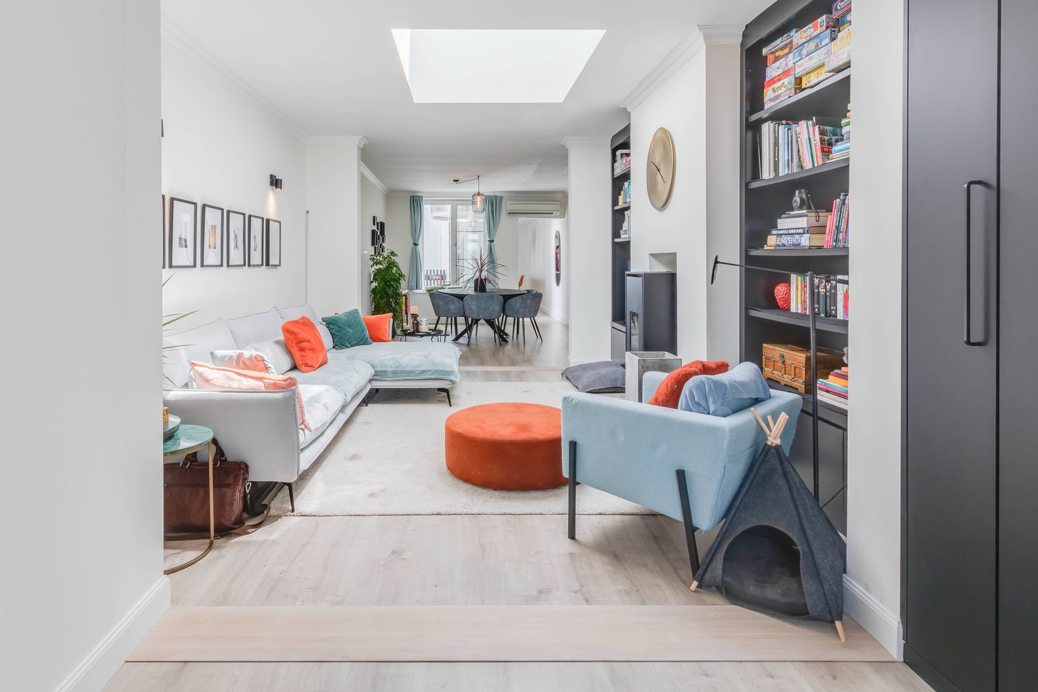 Uniek lichtrijk gerenoveerd appartement te koop in Sint-Amandsberg 