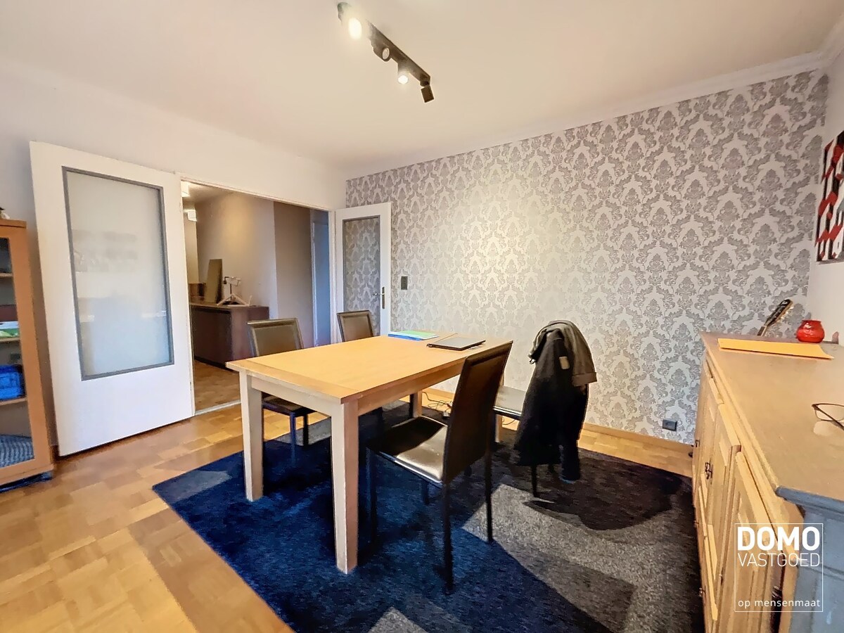 RUIM APPARTEMENT MET 3 SLAAPKAMERS EN GARAGEBOX VLAKBIJ CENTRUM HASSELT 