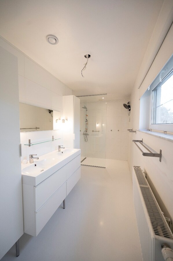 EXCLUSIEVE LOFTVILLA IN OASE VAN RUST OP ZUCHT VAN ZEE 