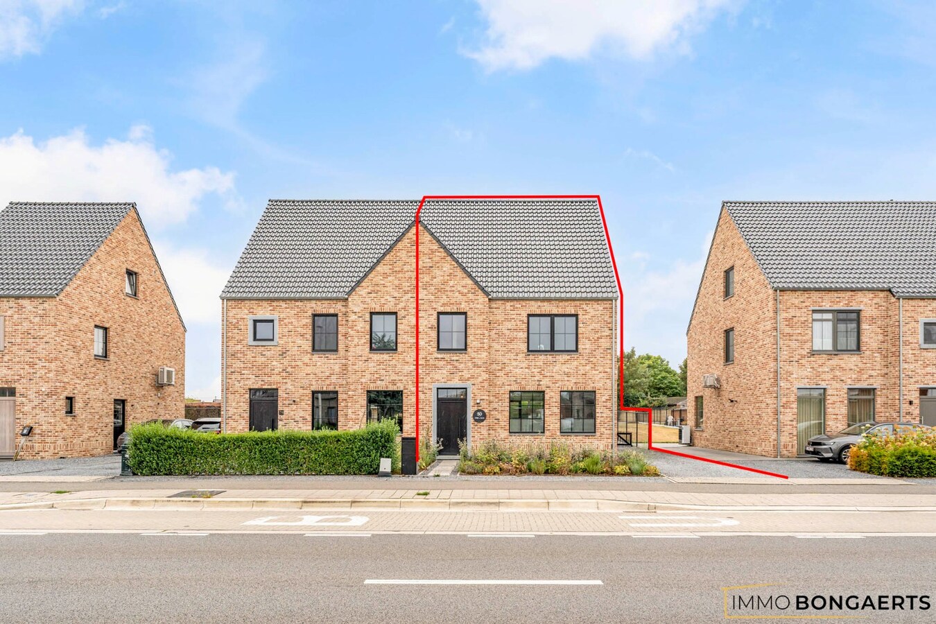 Recente gezinswoning met 3 slaapkamers 