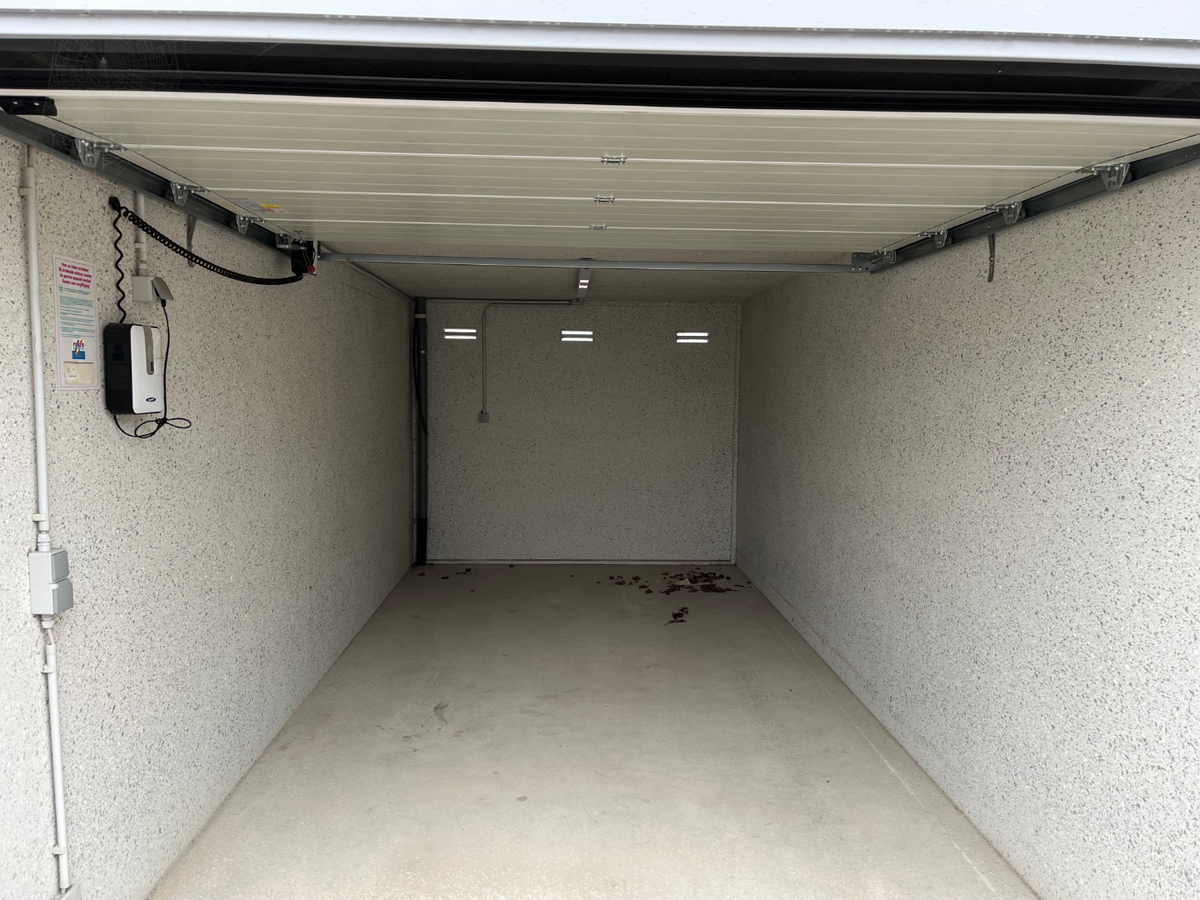 Garagebox in de onmiddellijke nabijheid van de Markt. 