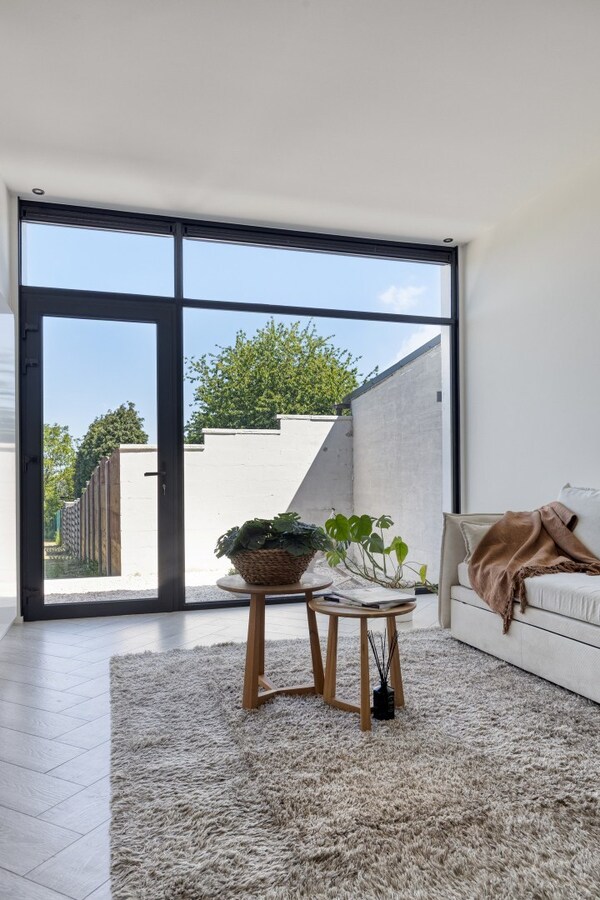 Prachtig volledig gerenoveerde woning met tuin en 3 slaapkamers in Tienen 