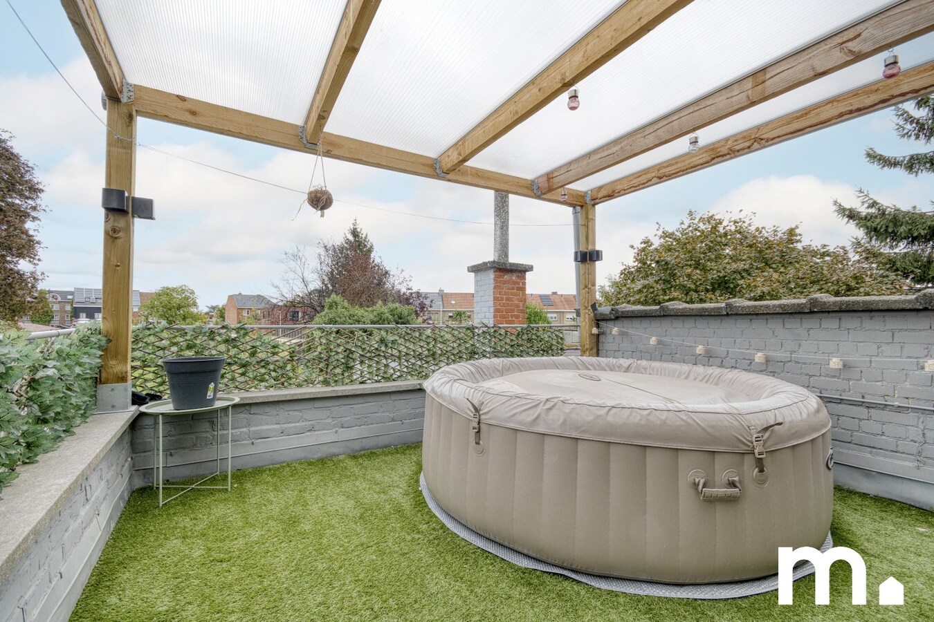 Ruime, centraal gelegen gezinswoning met garage te koop in Wevelgem ! 