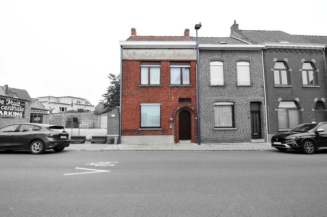 NIEUWE PRIJS Kloeke halfopen woning met 4 slaapkamers, tuin en garage 