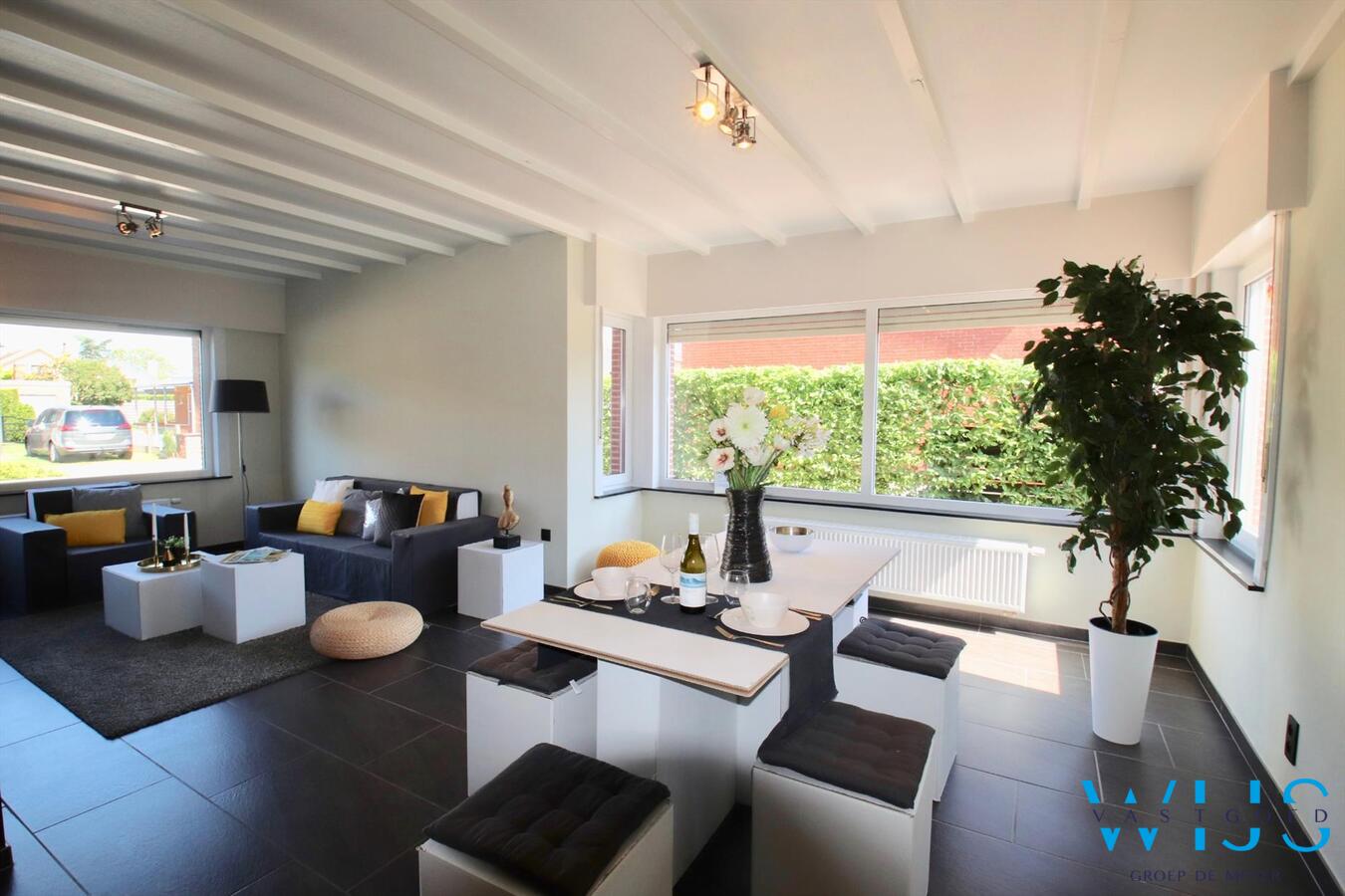 Gerenoveerd (2017) en gezellig woonhuis in hartje Ertvelde. 