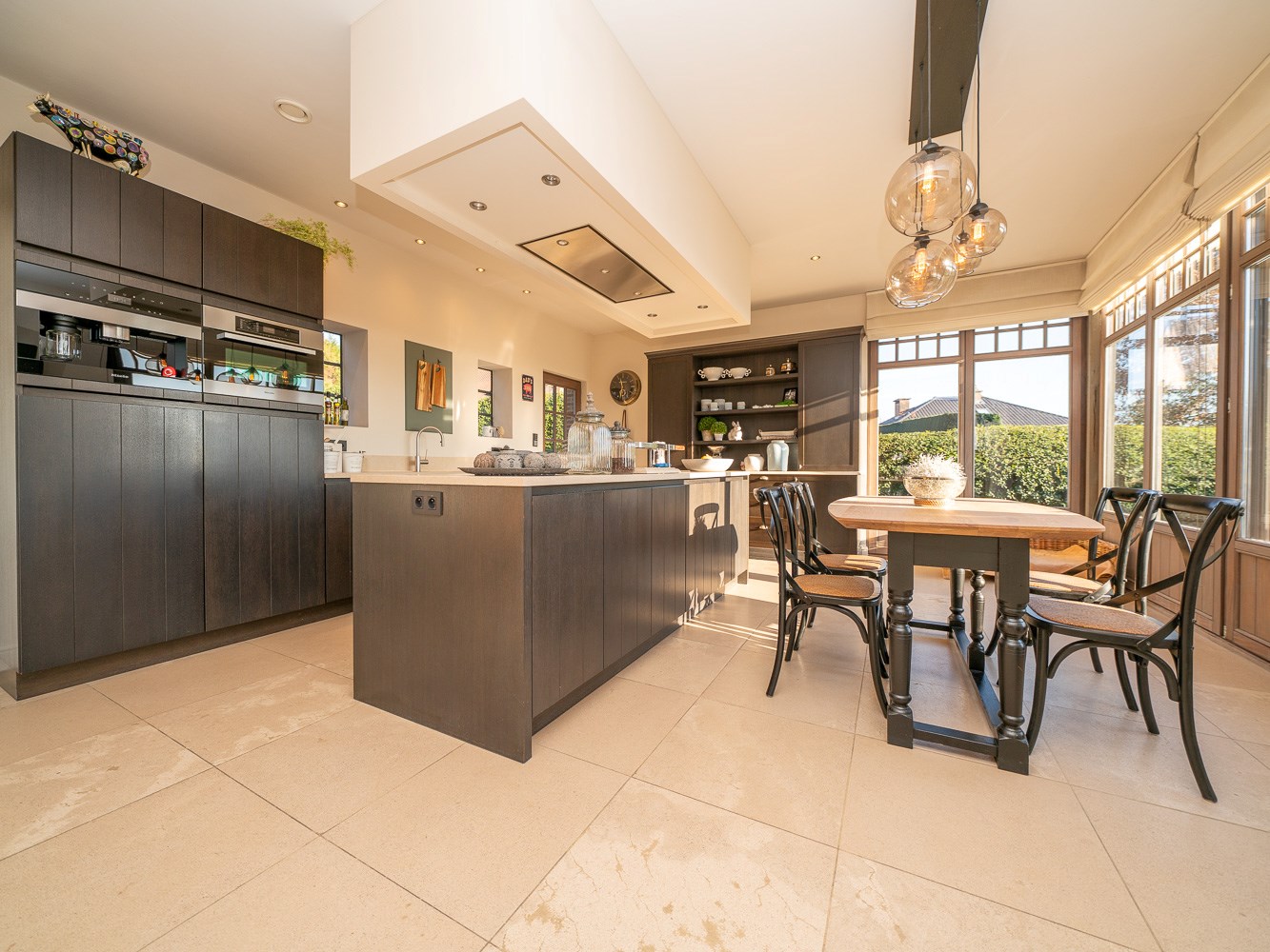 Unieke landelijke villa met zwembad en zicht op Pedevallei 