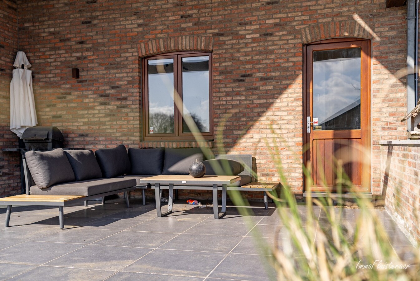 Ruime woning met paardenstallen op ca. 85 are te Kinrooi 