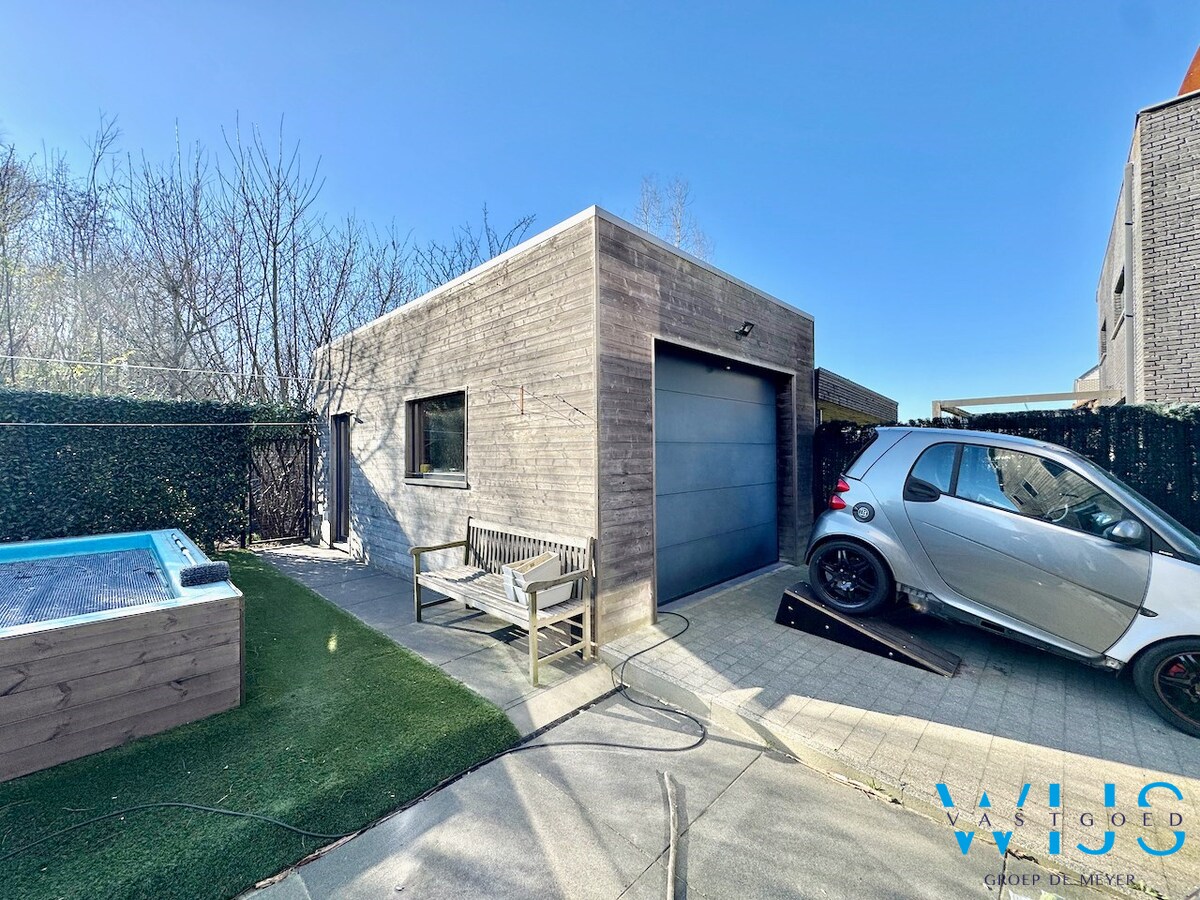 Zeer ruime gezinswoning te Zelzate ! 