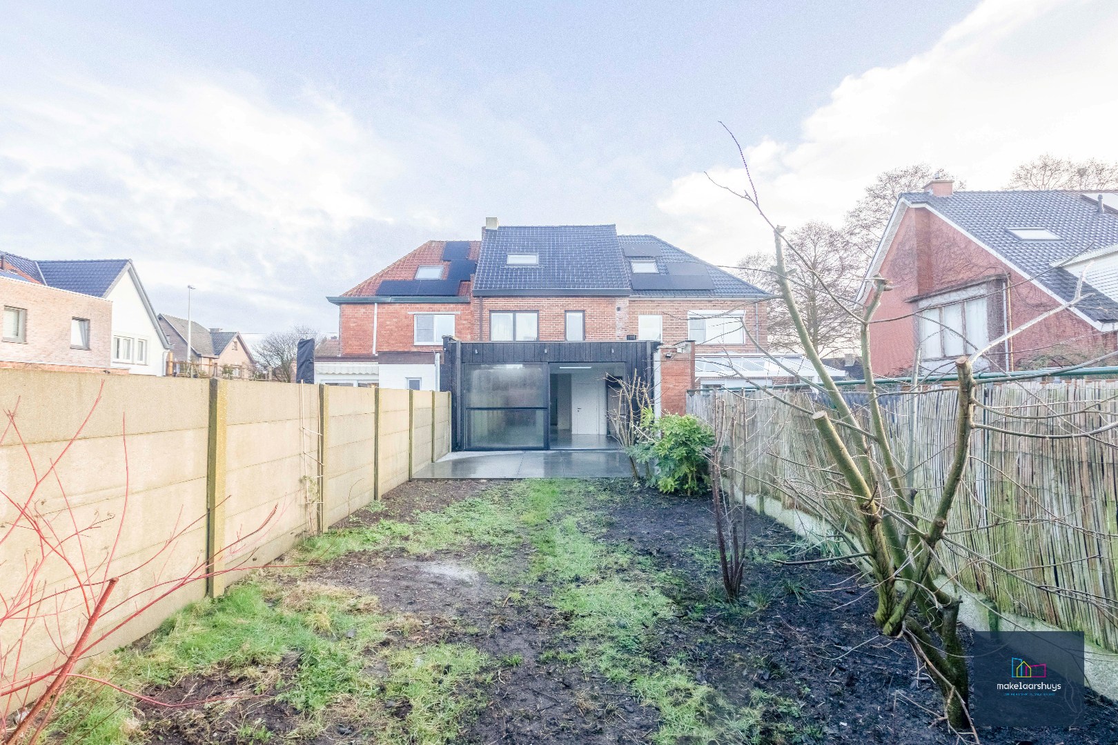 Instapklare eigendom met tuin te Mariakerke 