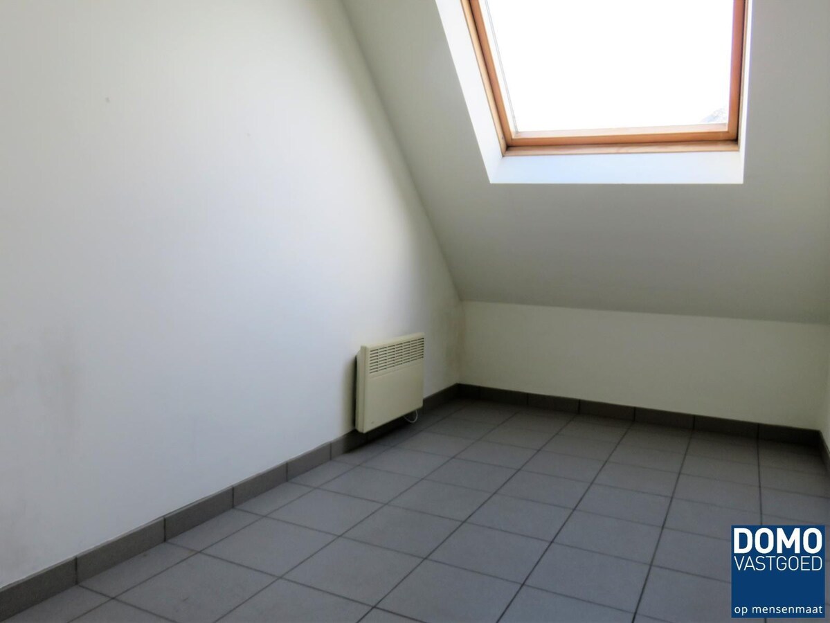Ruim duplexappartement met 2 slaapkamers op een centrale ligging in Diepenbeek. 