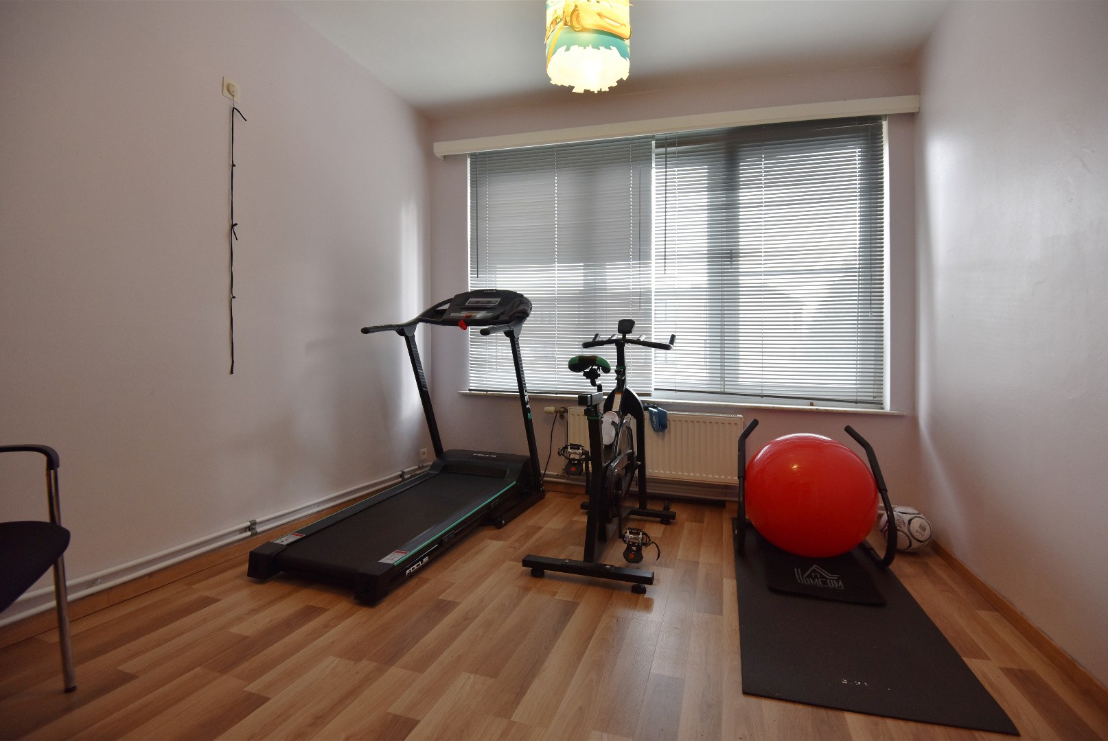 Ruim appartement  (126m²) met 3 slaapkamers en autostaanplaats te Eeklo 