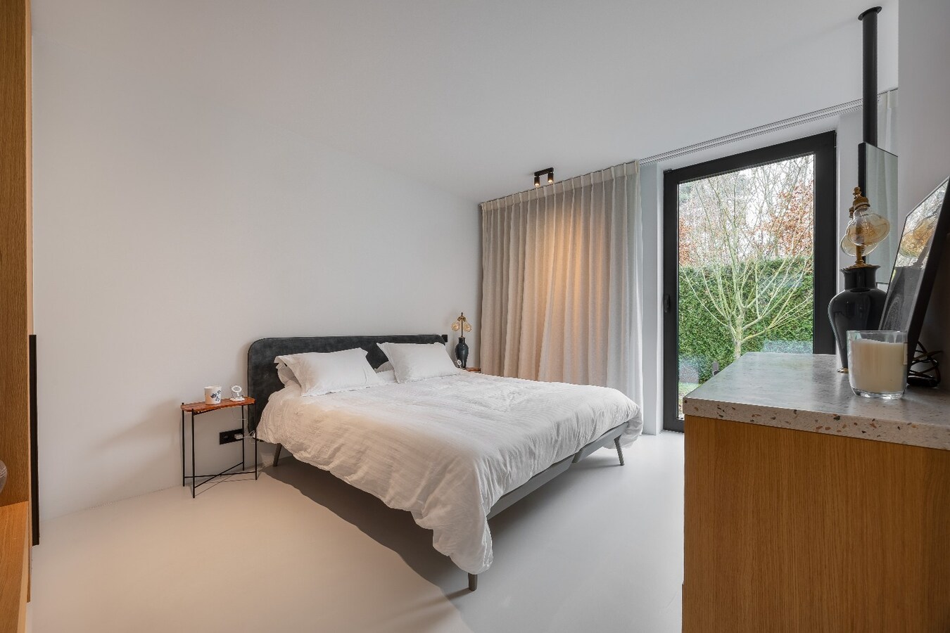 Moderne gelijkvloerse designvilla in exclusief privédomein 