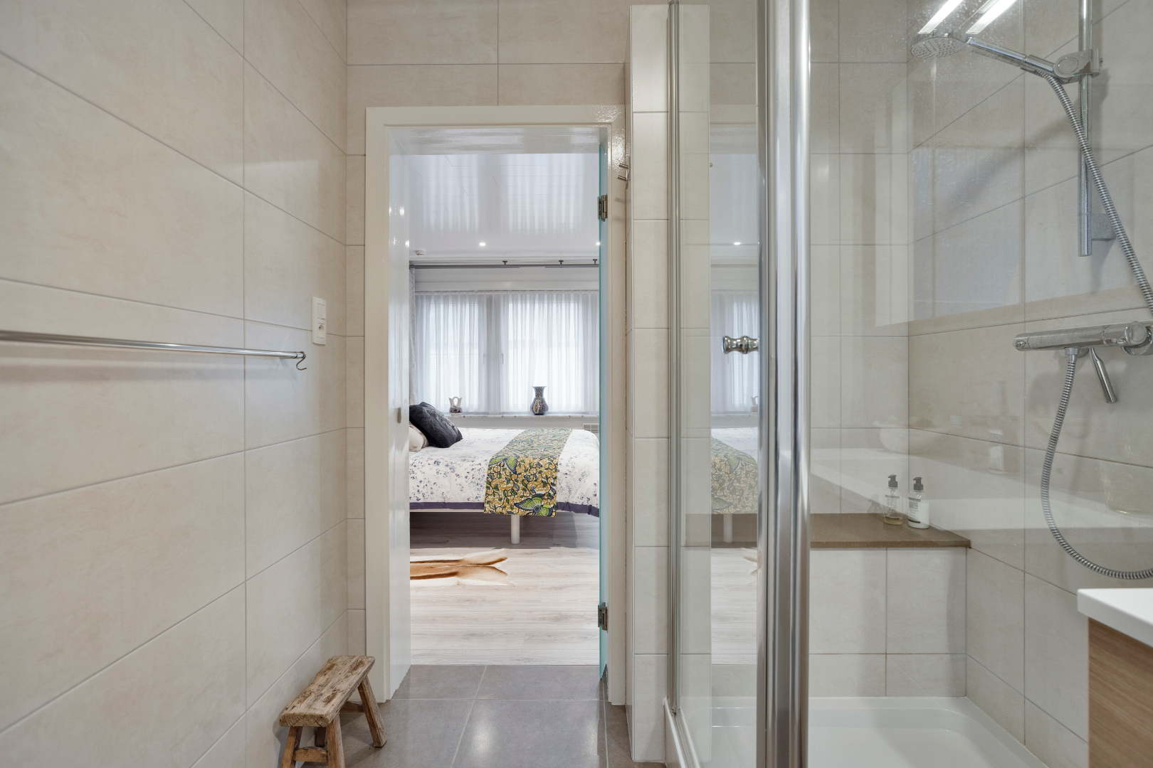 Ruime en centraal gelegen woning met dubbele garage 