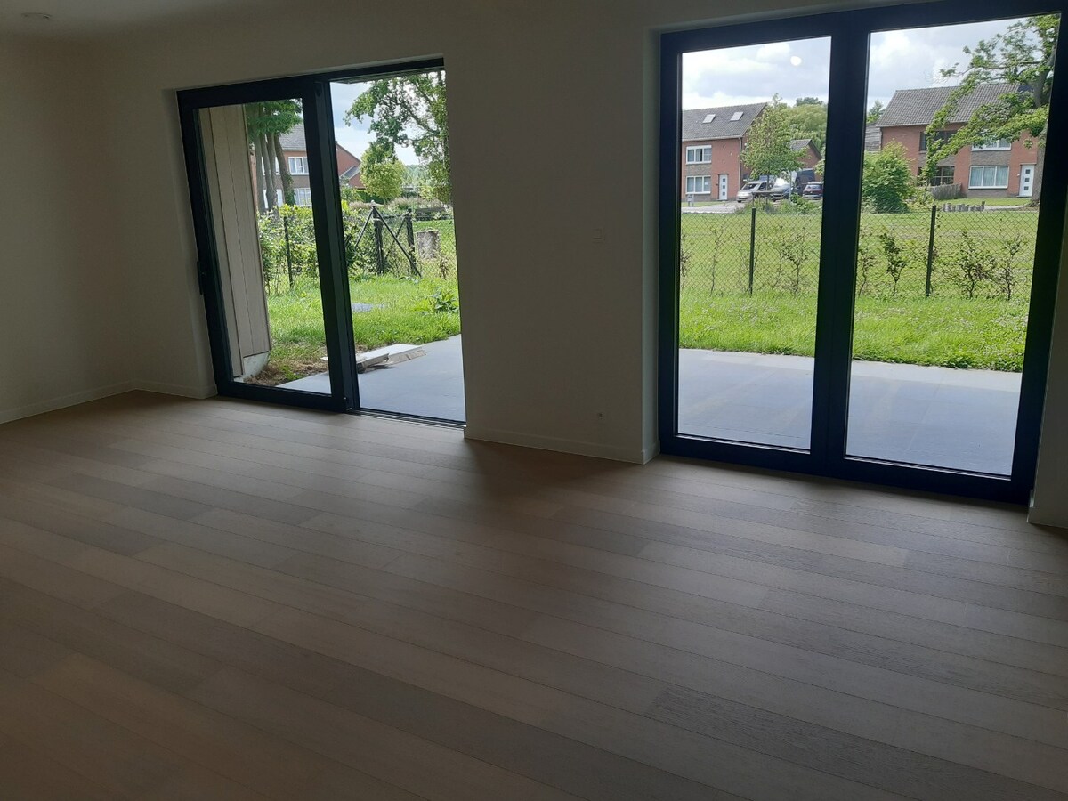 Gelijkvloers 2 slpk-appartement in Wortegem-Petegem. 