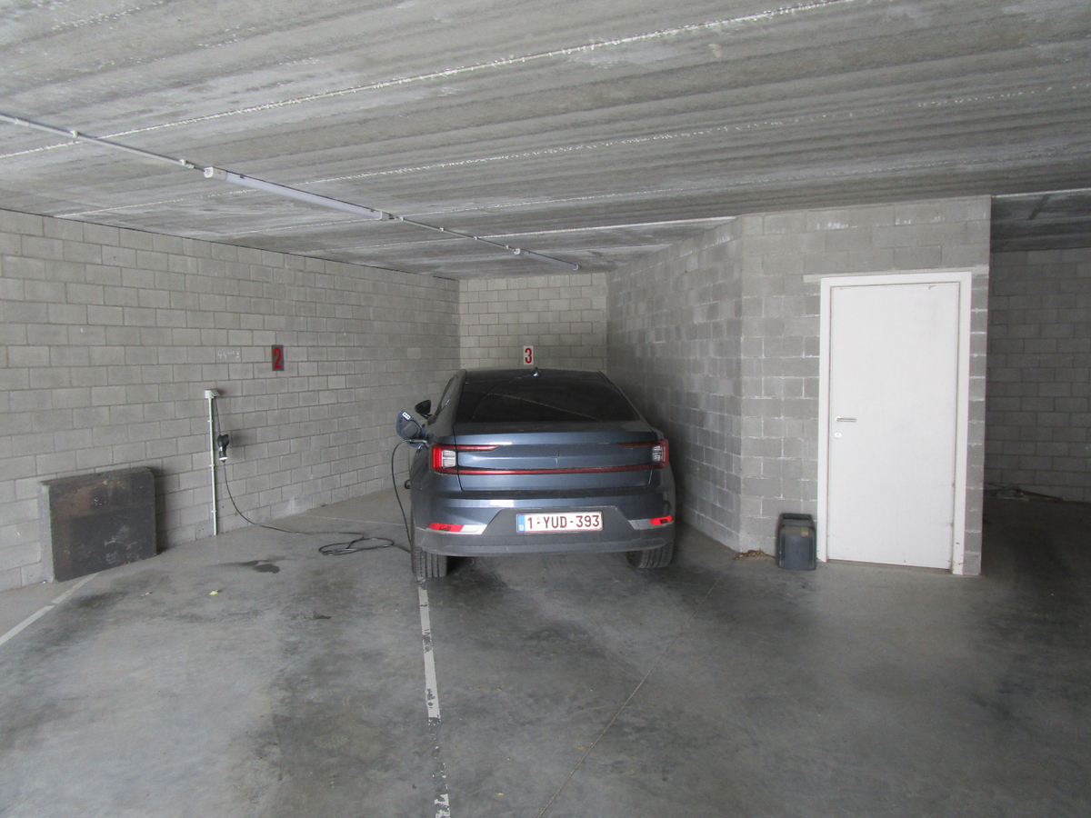 LUXUEUS 3-SLPK-APPARTEMENT  (zonder vaste kosten!). 