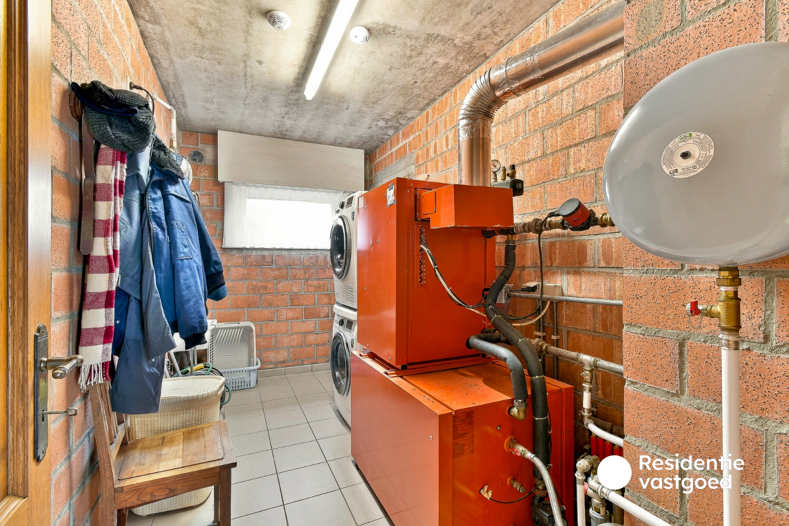 Ruime alleenstaande bungalow met 3 slaapkamers, garage en grote zolder in Middelkerke 