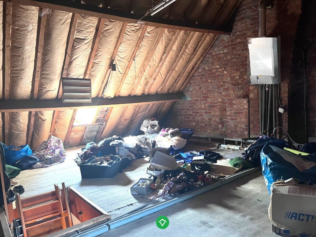 Comfortabel, op te knappen woonhuis met zonnige tuin, welgelegen in rustige buurt. 