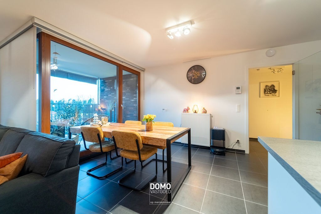 INSTAPKLAAR 2 SLAAPKAMER APPARTEMENT MET PRACHTIG RUIM TERRAS TE BILZEN CENTRUM 