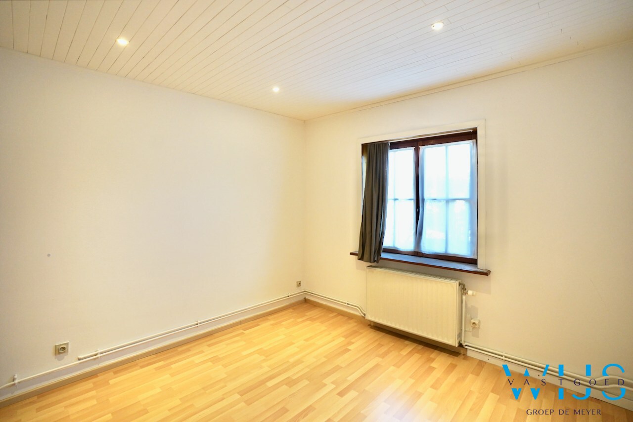 Instapklare gezinswoning met 4 slaapkamers in woonwijk te EVERGEM ! 