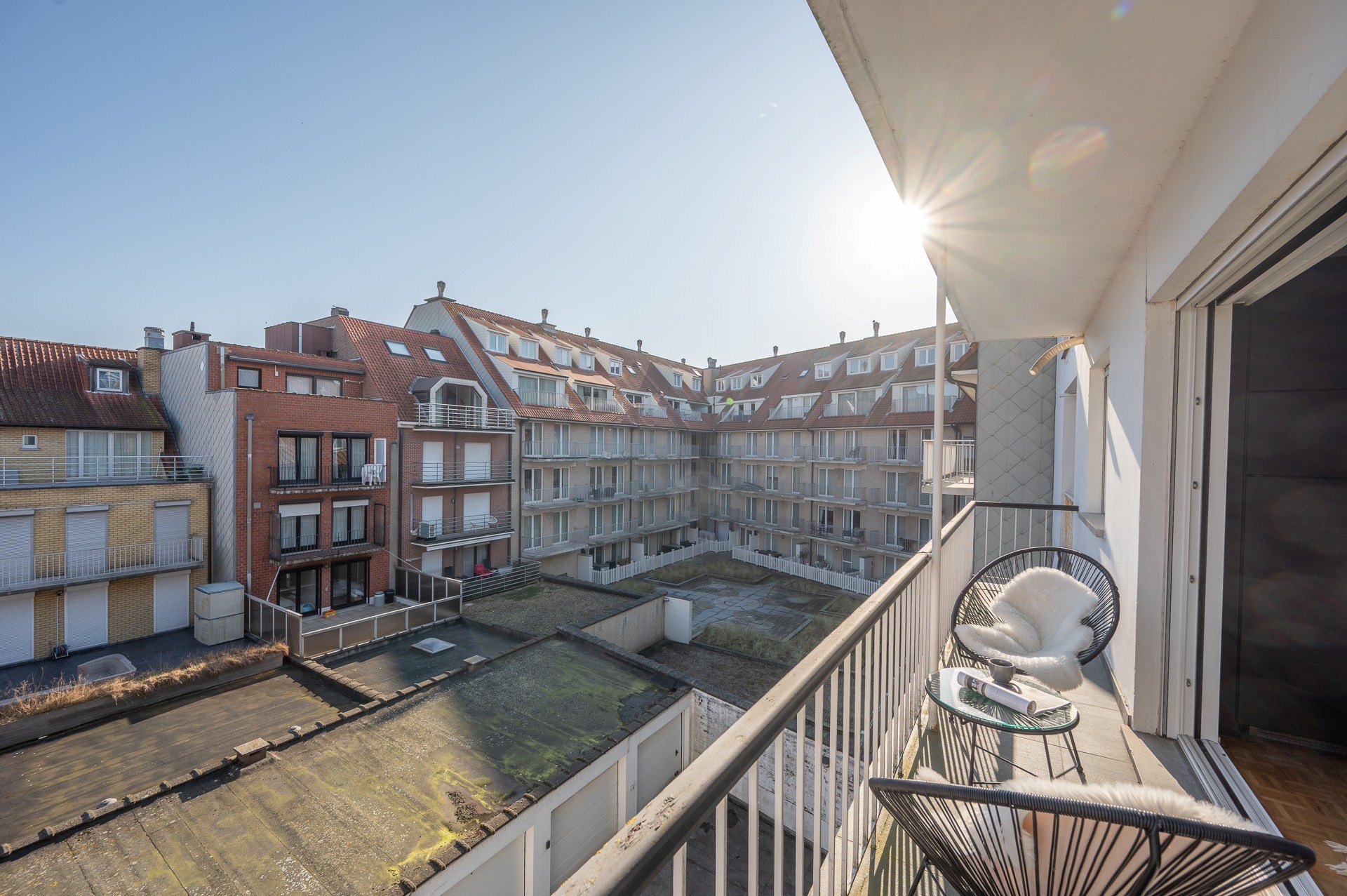Appartement parfaitement entretenu dans un emplacement de premier choix, à proximité de l'avenue Dumortier et de la Zoute à Knokke. 