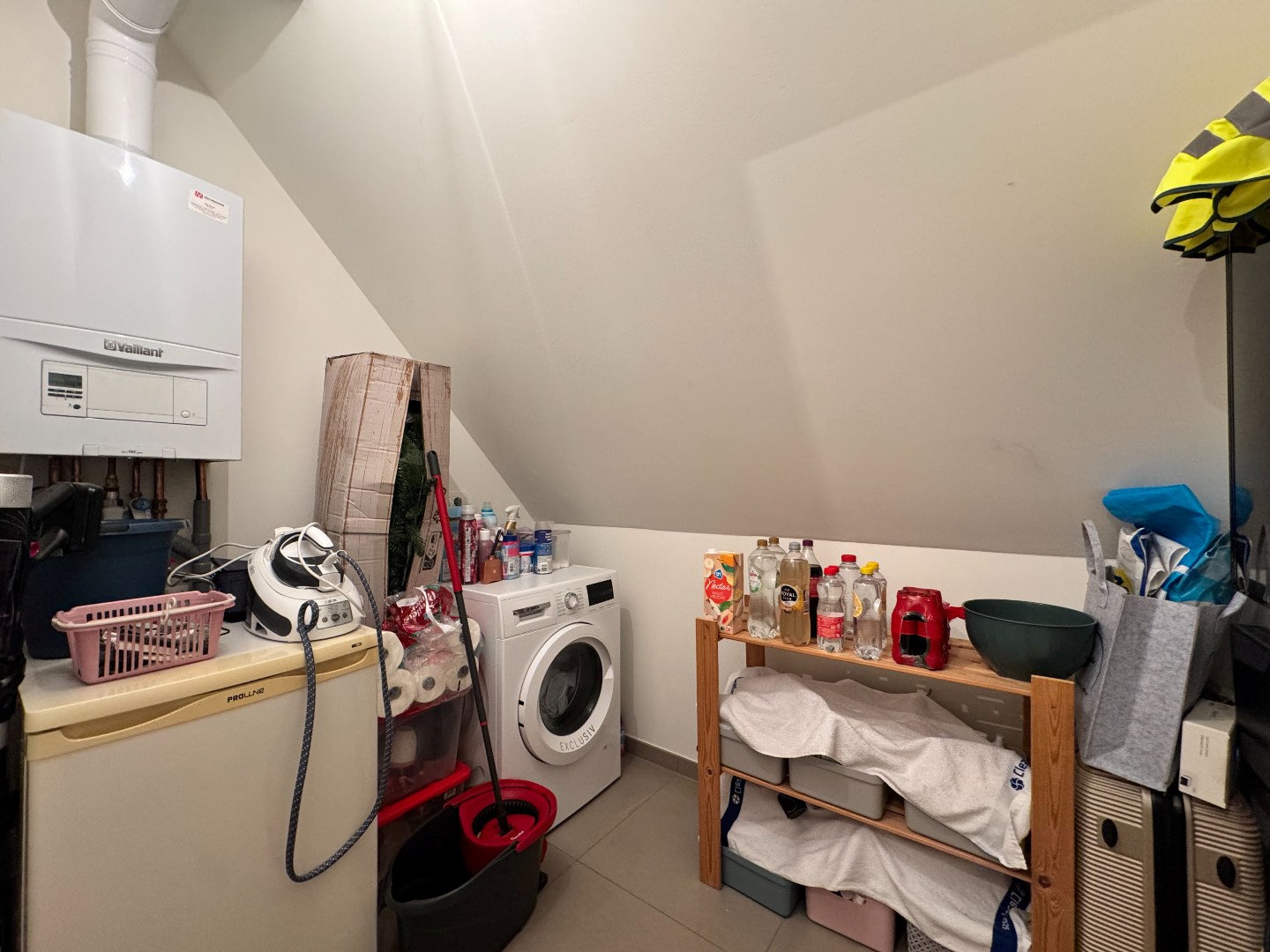 Recent appartement op de 2de verdieping met 2 terrassen en een autostaanplaats 