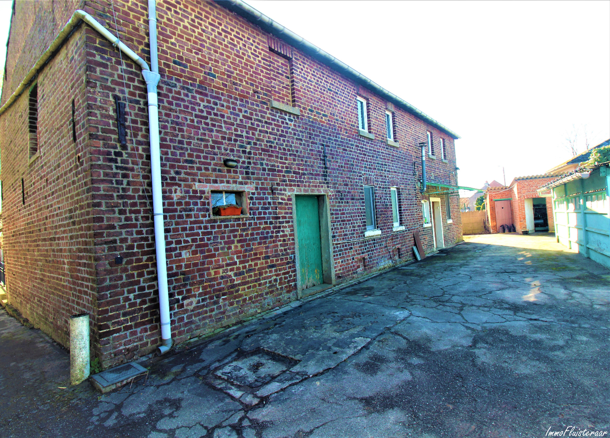 Maison à rénover (1900-1950) avec annexes et prés sur plus de 60a à Geetbets (Brabant Flamand) 