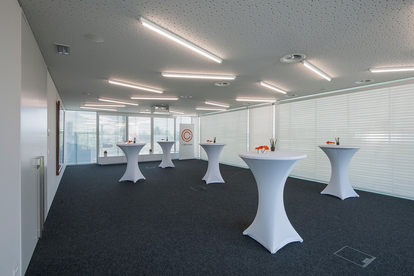 Instapklare kantoorruimte  (32 m²) met parking en alle faciliteiten inclusief, Torhout. 