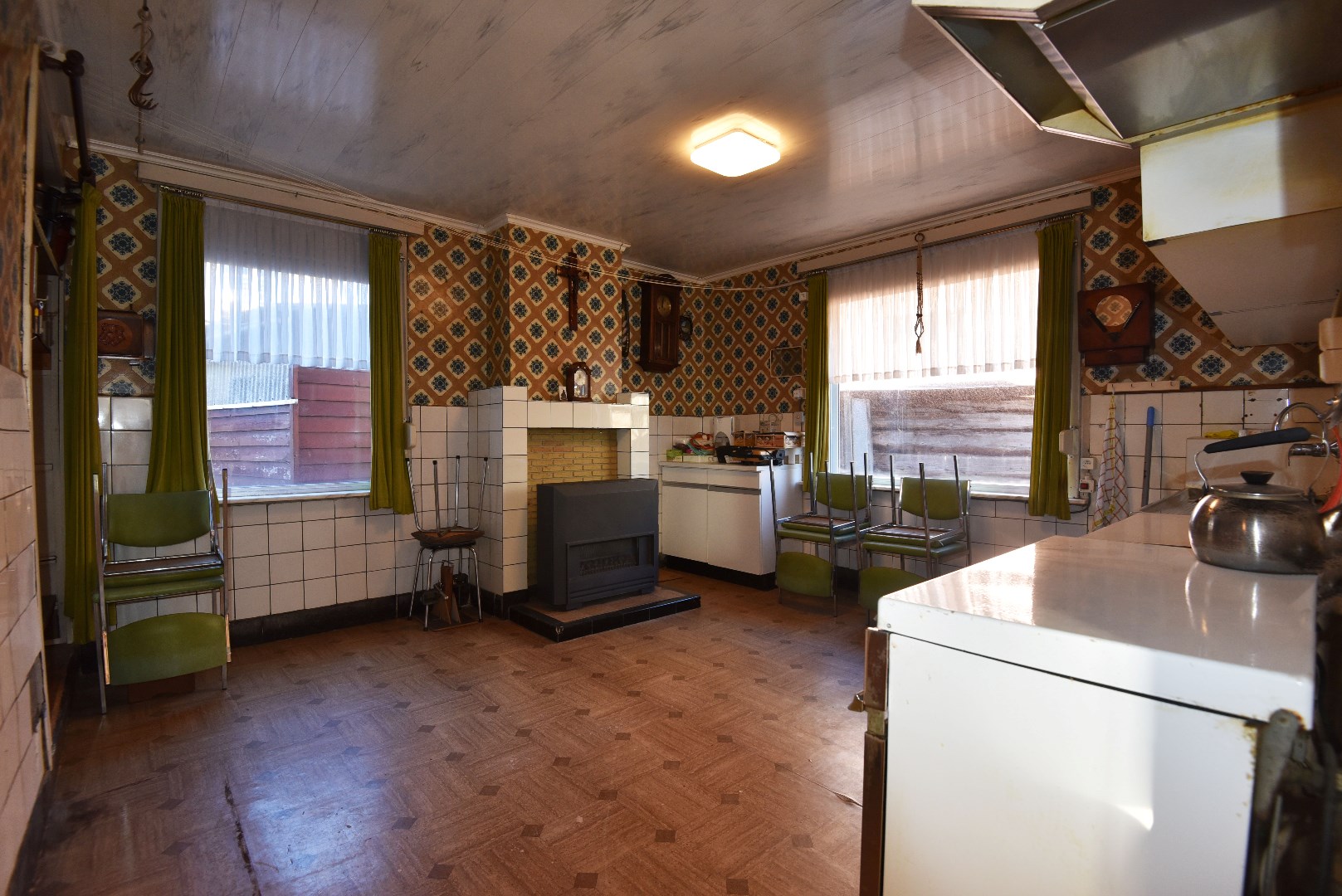Grondig te renoveren / te slopen woning op 447m² te Maldegem 