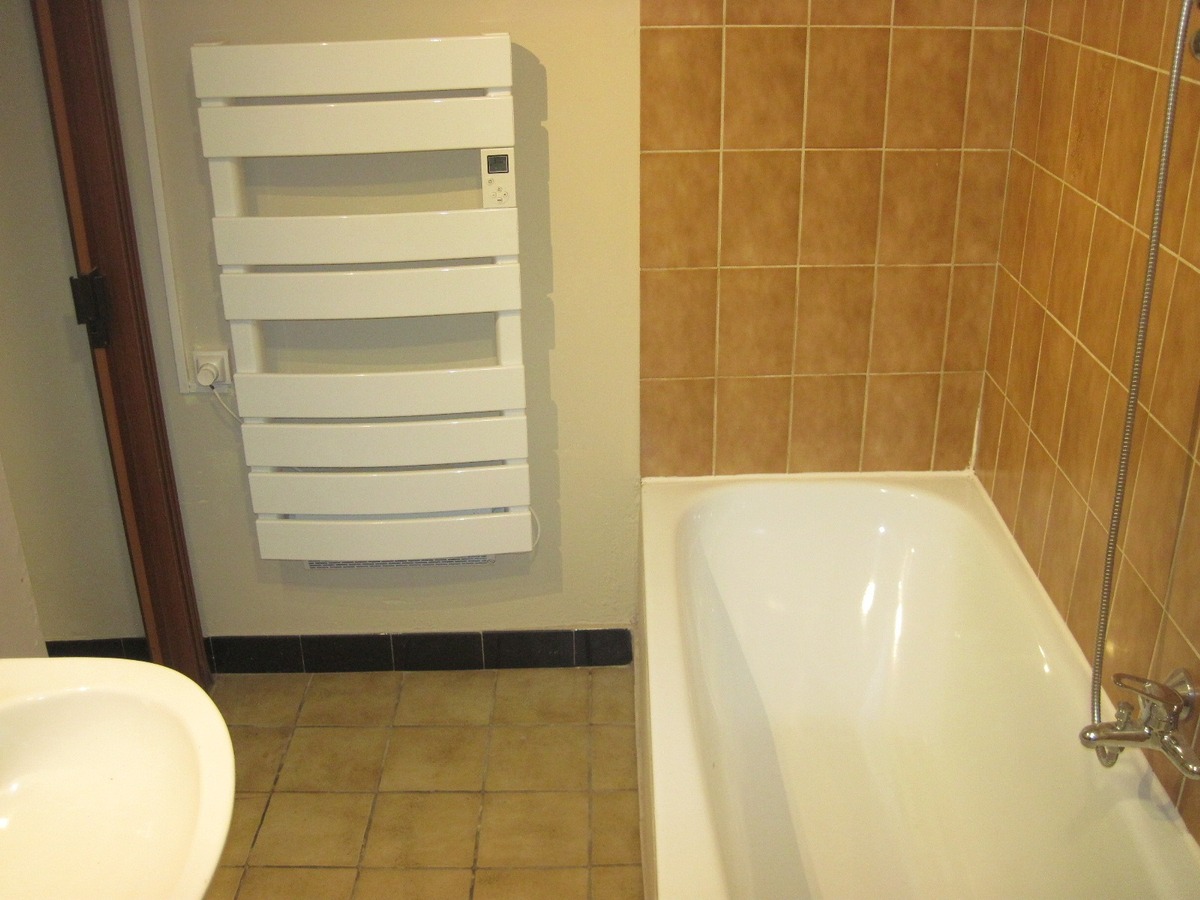 Verzorgde, authentieke rijwoning in hartje Asper. 