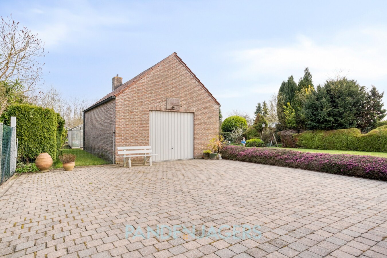 Ruime open bebouwing met bijgebouw te Duffel 