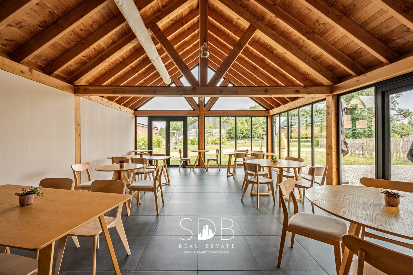 Charmante woning met wijngaard en graslanden op 14.569m² 