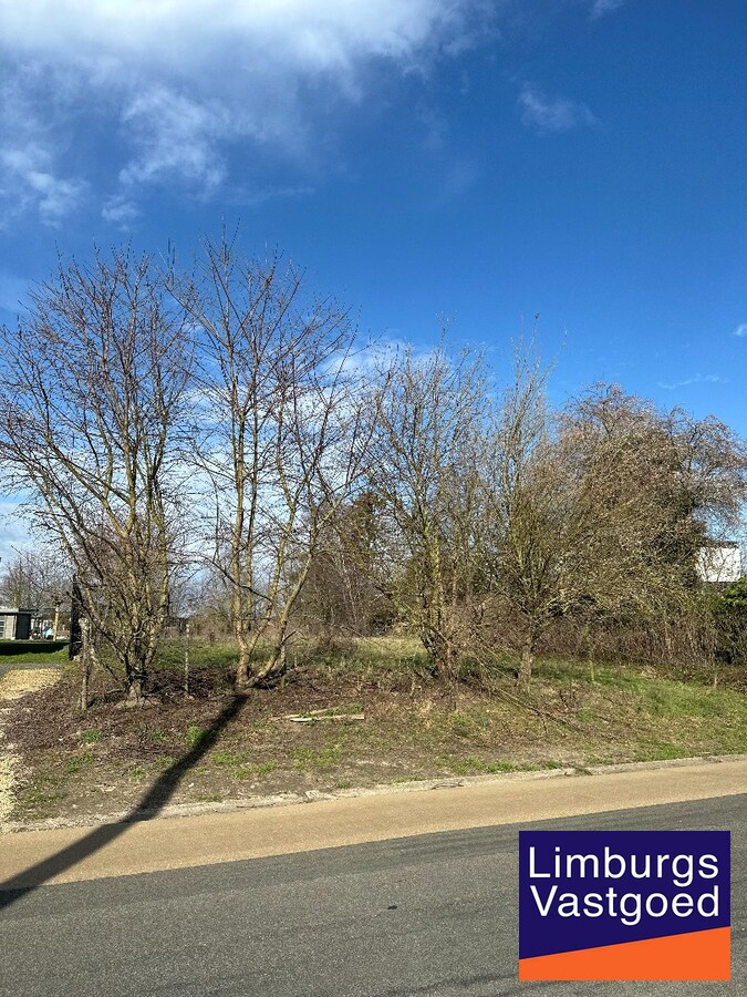 Centraal gelegen bouwgrond voor open bebouwing te Kermt, 14a 53ca 