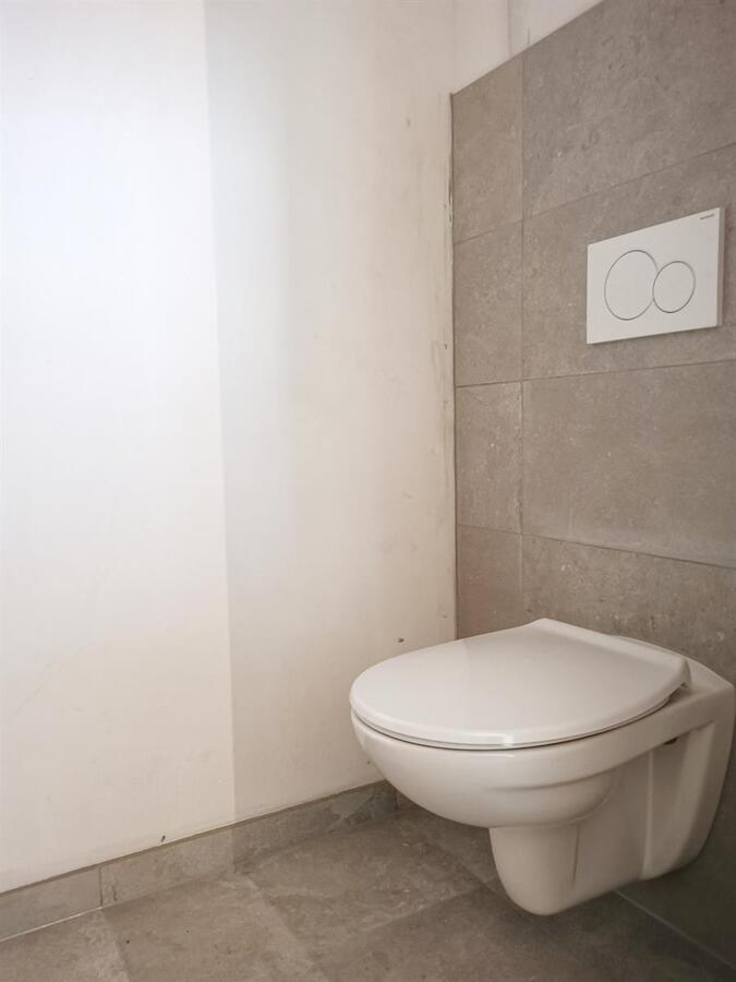 Ruime halfopen bebouwing. Volledig afgewerkte instapklare nieuwbouw. 