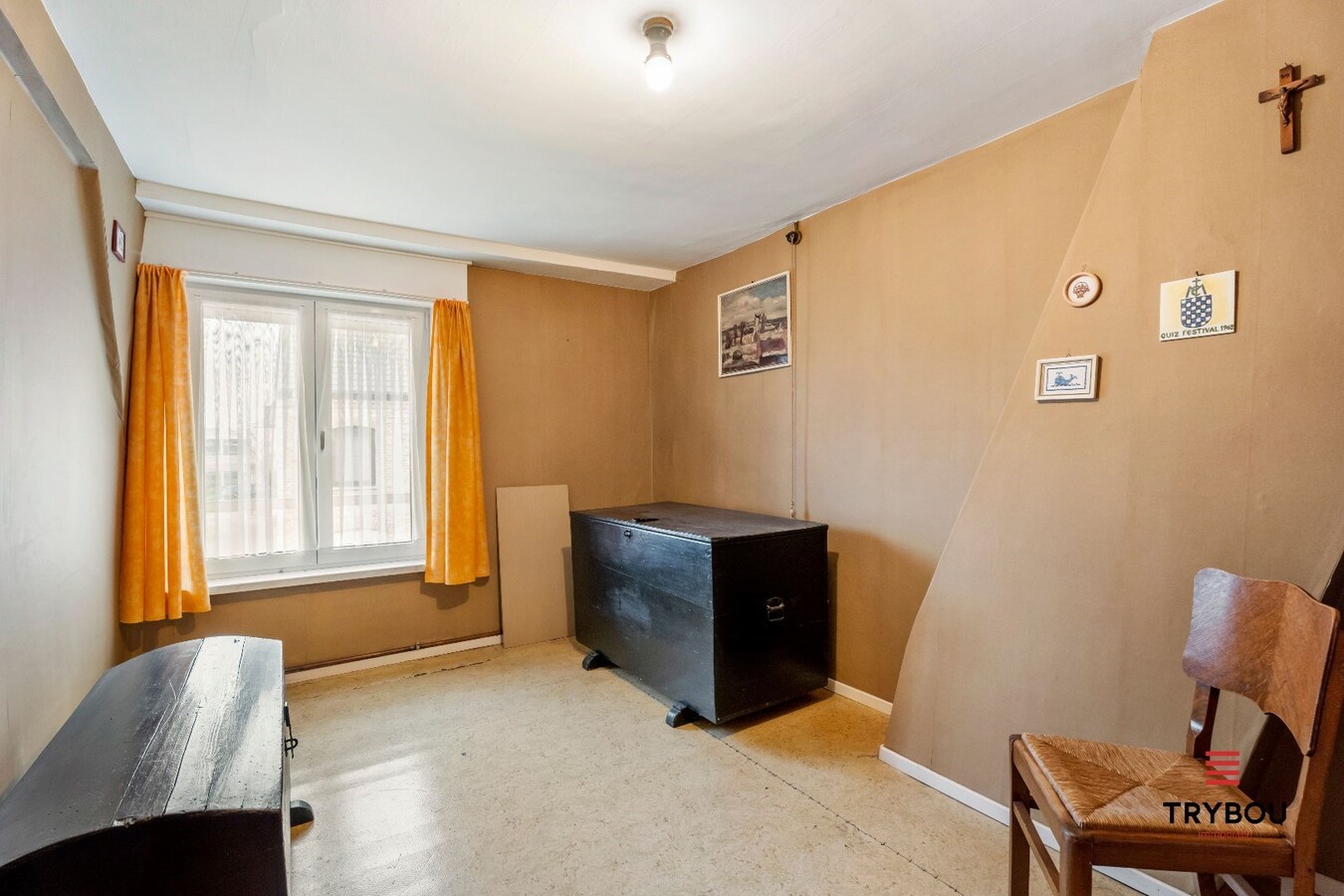 Zeer ruime gezinswoning in het centrum van Merkem 