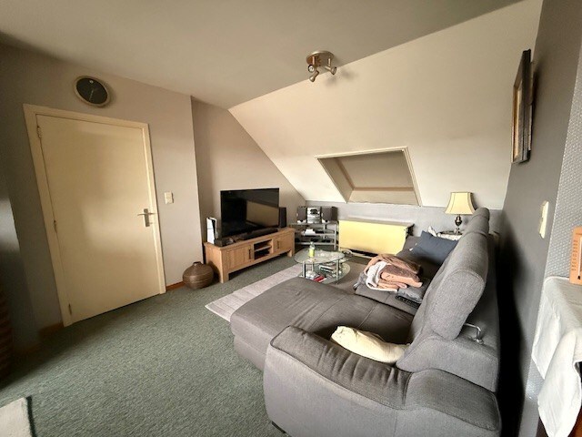 Appartement met 3 slaapkamers gelegen in het centrum van Neeroeteren. 