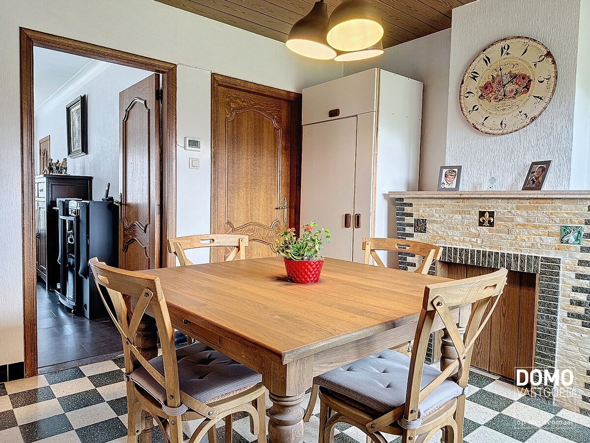 Split-level woning rustig gelegen te Berbroek op een perceel van 10a 