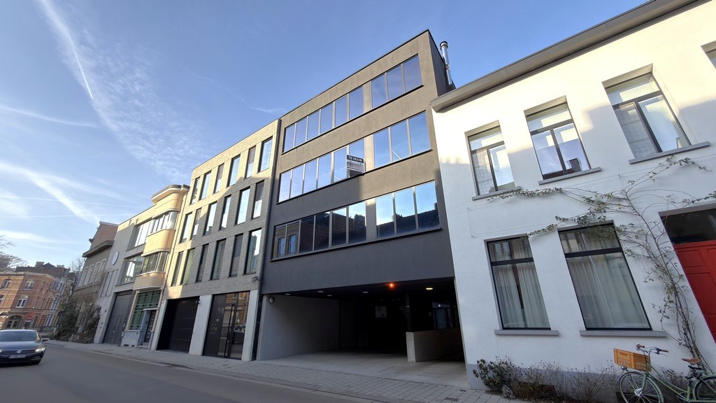 Moderne kantoorruimtes te huur vlakbij station van Berchem