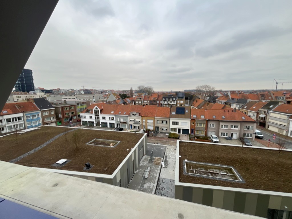 OPENDEURDAG: Project Hoost Zondag 12/04 - 10u - 14u (Maes en Boerenboomplein): Centraal gelegen 2-kamer appartement te Project Hoost met XL-terras 