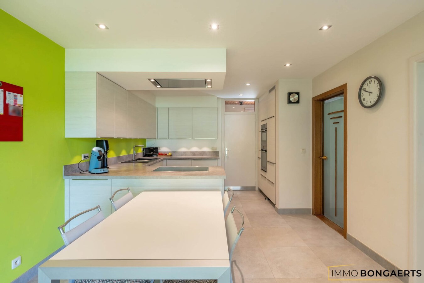 Ruime woning met 4 slaapkamers, tuin en garage in Opglabbeek. 