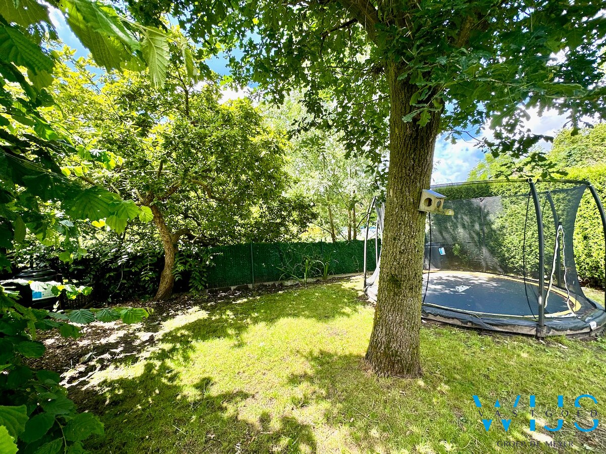 Prachtige recente woning in een zeer rustige wijk te Ertvelde ! 