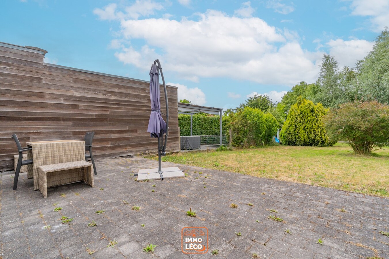 Appartement rez-de-chaussée 2 chambres, grand jardin et parking couvert privatif ! 