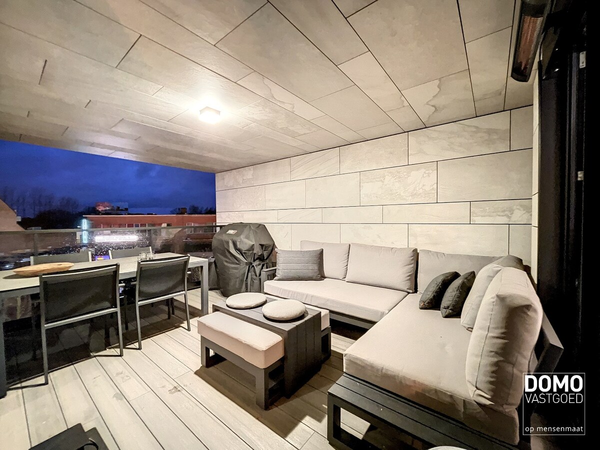 Luxe appartement met terras, ruime slaapkamer en bureau te Hasselt,  94m² bewoonbare oppervlakte 