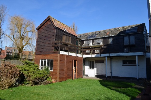 Te renoveren woning te Waarschoot 