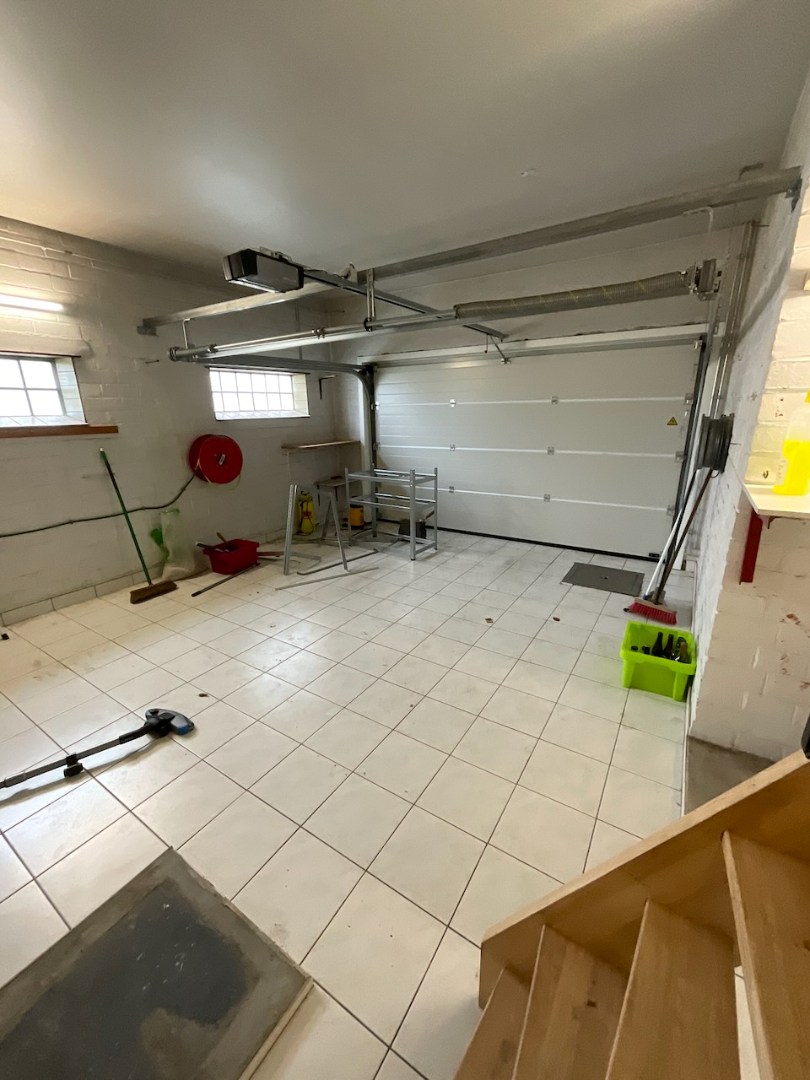 Inschrijven voor een bezoekmoment via de website www.thehousefriend.be 