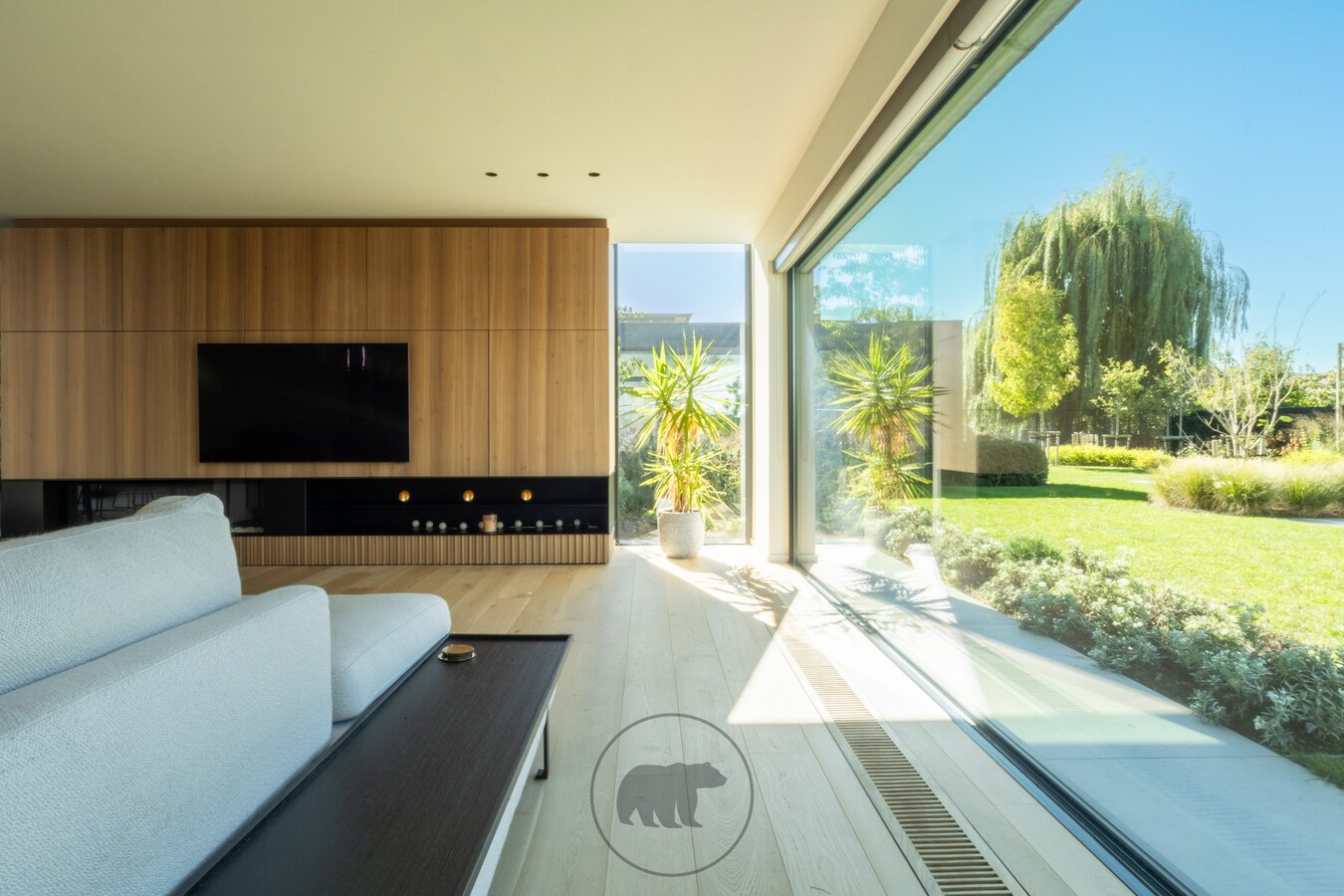 Buitengewone design villa op unieke ligging te Lochristi 