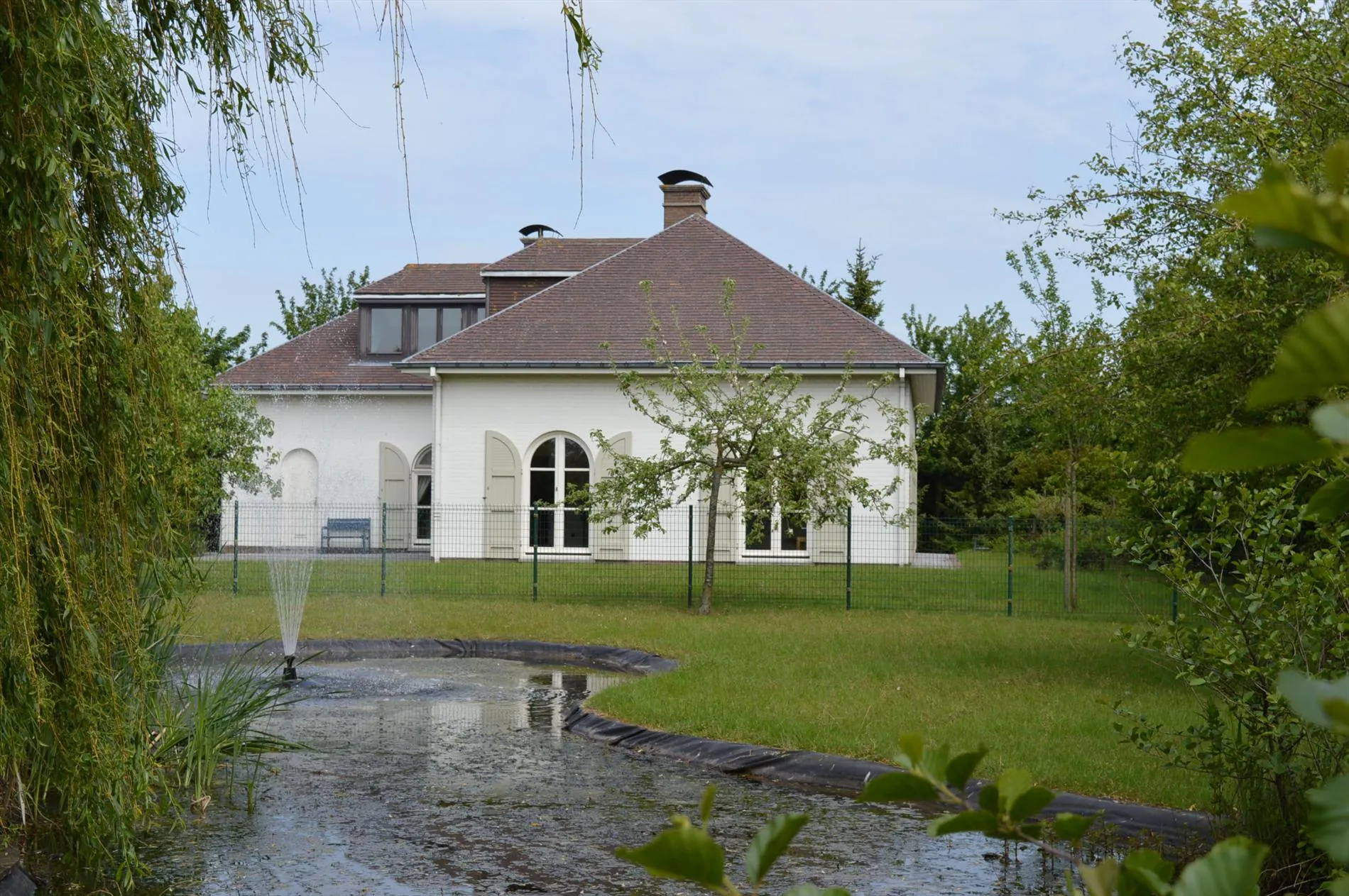 Landelijk gelegen villa op 2600 m² te Koekelare.