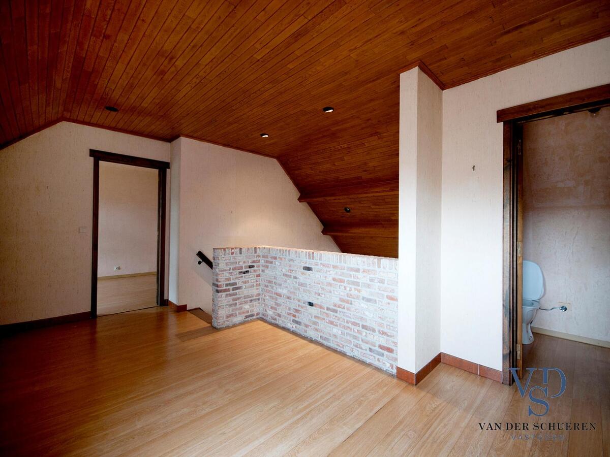 Degelijke villa op bijna 5000 m2 - exclusieve ligging nabij de Schelde in doodlopende straat ! 