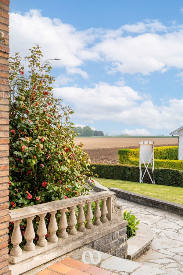 Bungalow met prachtig uitzicht en volledige onderkeldering in Heurne 