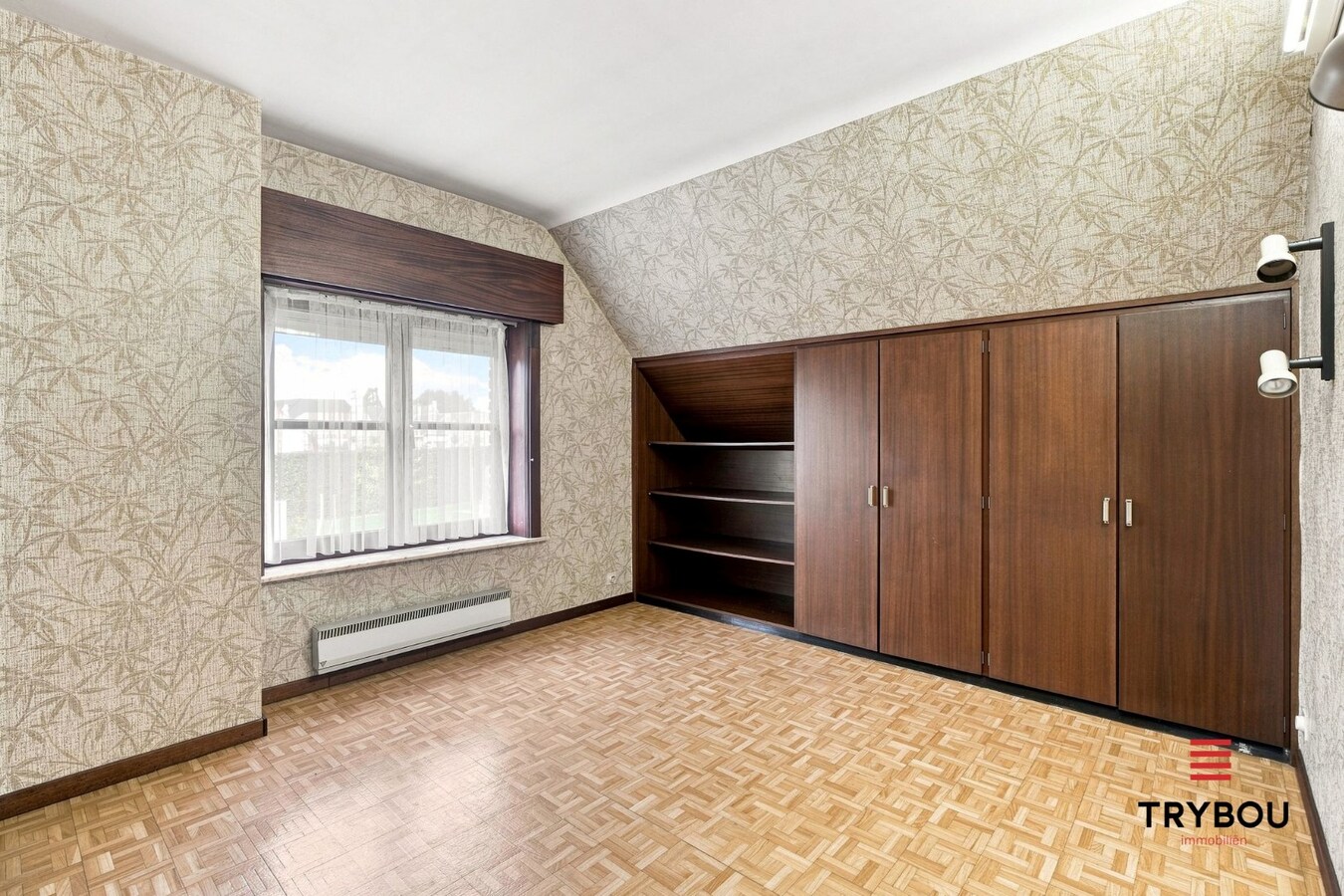 Ruime alleenstaande villa op een royaal perceel van 1265m² 