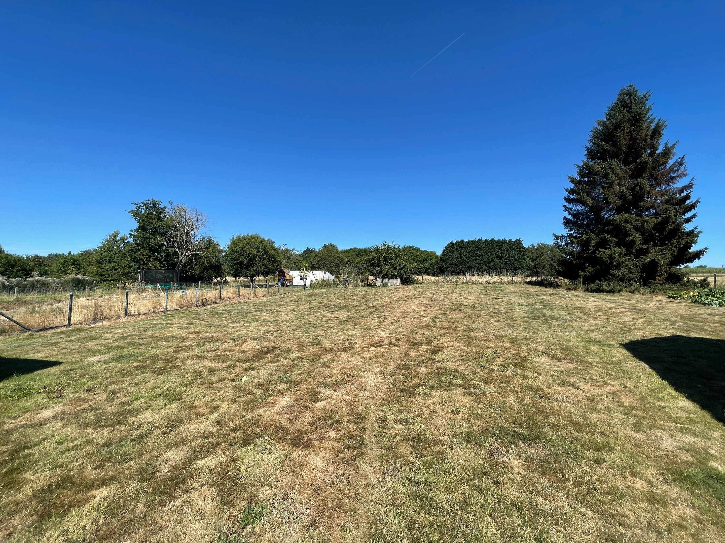 Energiezuinige woning met 4 kamers, 2 badkamers &amp; 2 garages 